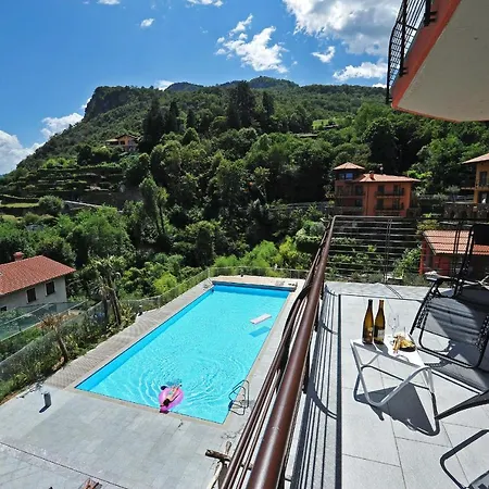 Lägenhet Menaggio Apartment Sleeps 8 Pool Menaggio