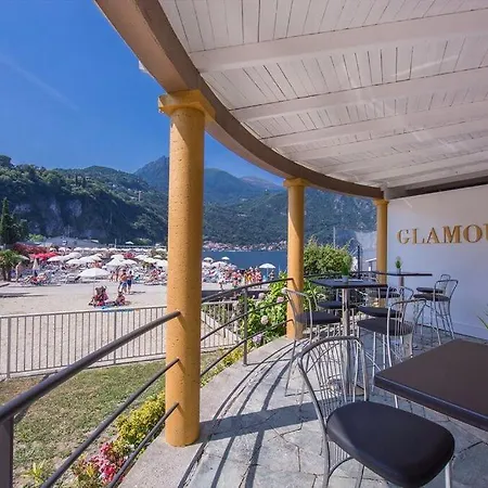 Menaggio Apartment Sleeps 8 Pool Lägenhet Menaggio